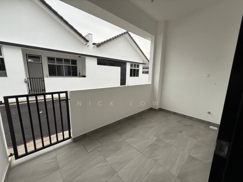 Rumah Teres 1 Tingkat untuk Disewa di Taman Impian Emas (Skudai) - Nick Low - Balcony - PropertyGuru.com.my