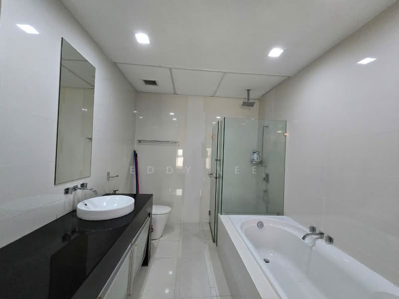 Service Residence for Rent at Gateway Kiaramas Residences - Eddy Lee - Bathroom - PropertyGuru.com.my