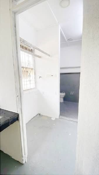 Flat for Rent at Flat Taman Ungku Tun Aminah - Nick Low - Bathroom - PropertyGuru.com.my