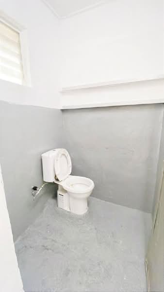 Flat for Rent at Flat Taman Ungku Tun Aminah - Nick Low - Bathroom - PropertyGuru.com.my