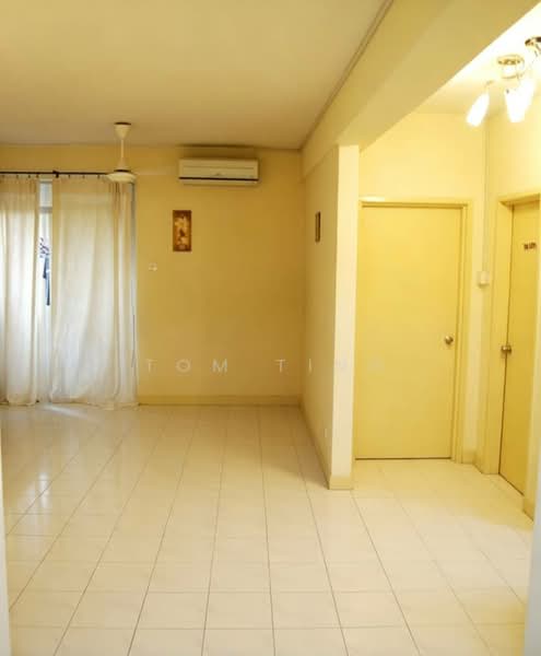 Kondominium untuk Dijual di D'aman Crimson - Tom Ting - Living Room - PropertyGuru.com.my