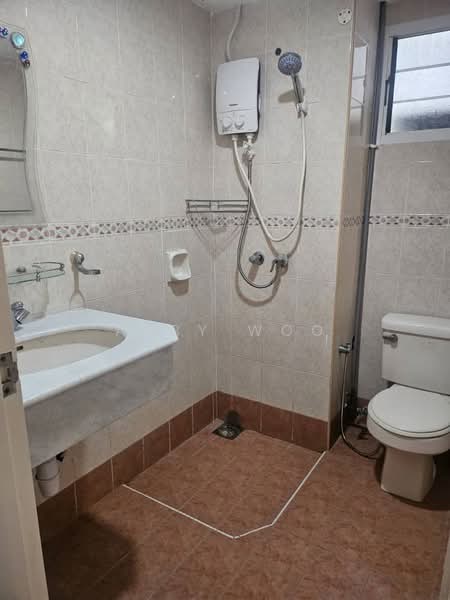 Condominium for Rent at Gurney Park Condominium - Abby Woo - Bathroom - PropertyGuru.com.my