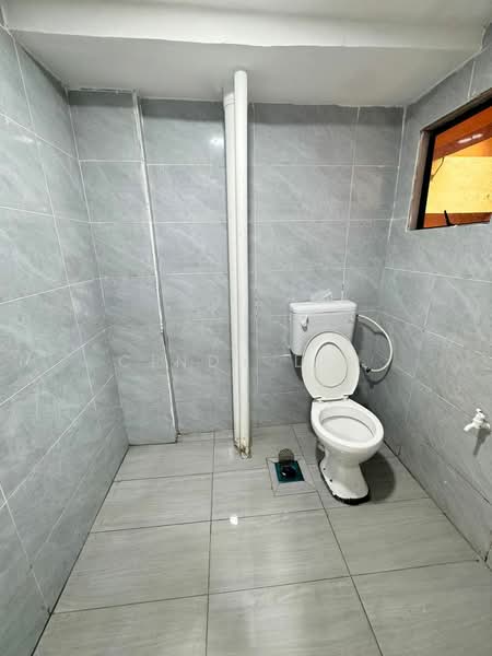 Flat for Sale at Flat Temenggong - Cindy Lim - Bathroom - PropertyGuru.com.my