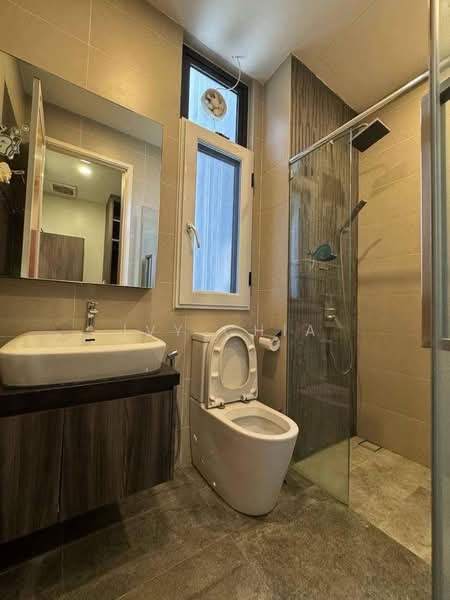 Kondominium untuk Dijual di Iconic Skies - Ivy Chia - Bathroom - PropertyGuru.com.my