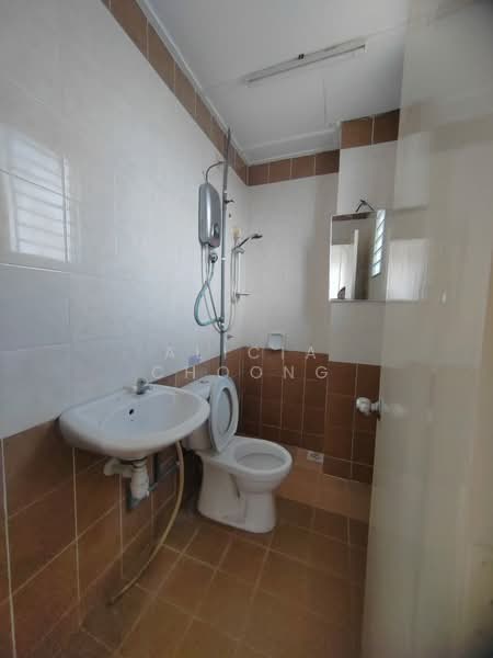 Rumah Bandar untuk Disewa di Sungai Long (Bandar Sungai Long) - Alicia Choong - Bathroom - PropertyGuru.com.my