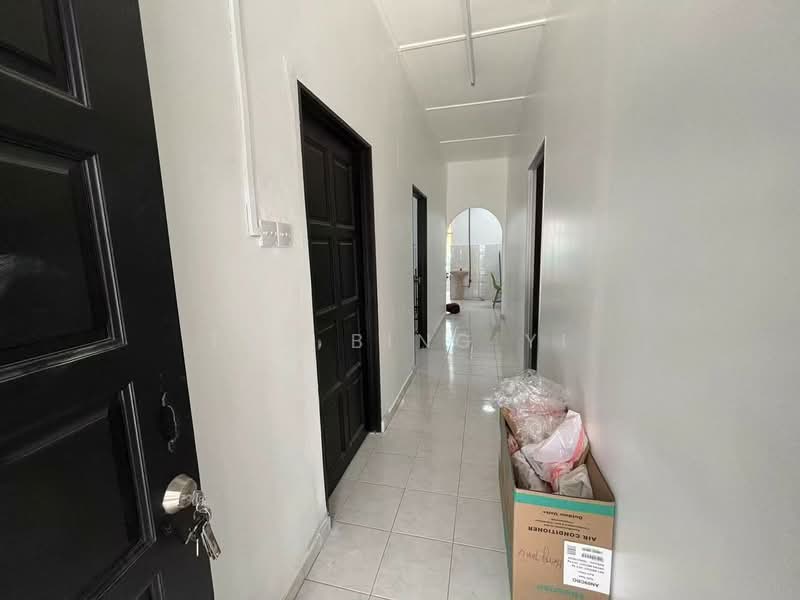 Rumah Teres 1 Tingkat untuk Dijual di Taman Ungku Tun Aminah (Skudai) - Tan Bing Yi - Corridor - PropertyGuru.com.my