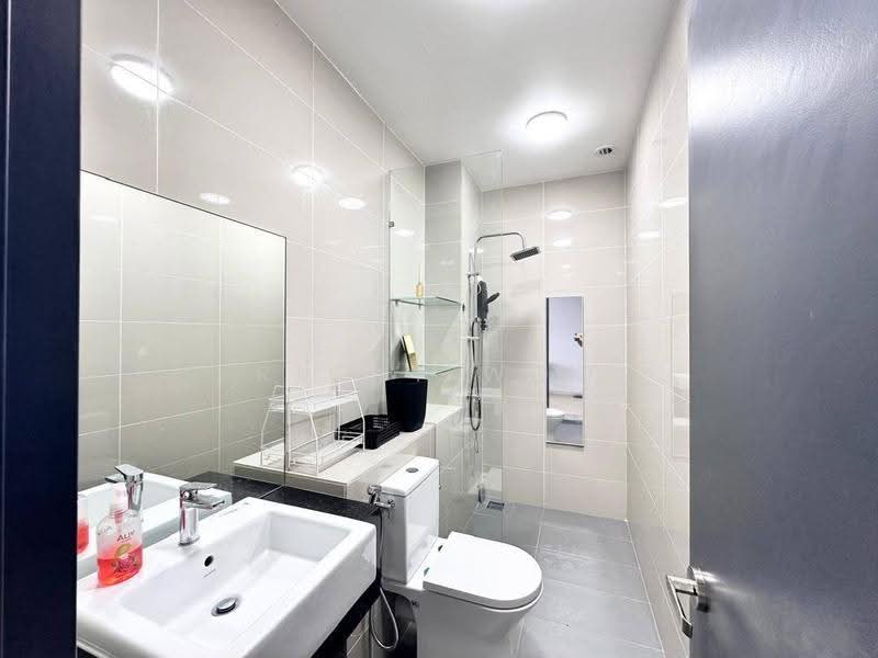 Service Residence for Sale at Sunway Grid Residence - Ricky Woo - Bathroom - PropertyGuru.com.my