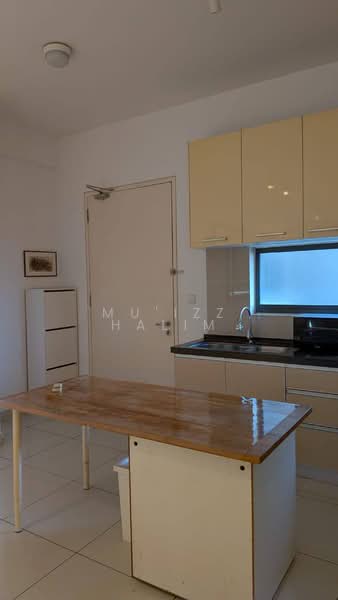 Condominium for Rent at Mirage By The Lake - Mu'izz Halim - Kitchen - PropertyGuru.com.my