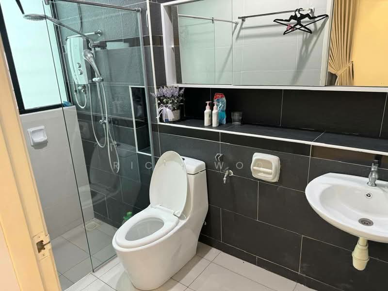 Cluster House for Sale in Taman Sutera Utama (Skudai) - Ricky Woo - Bathroom - PropertyGuru.com.my