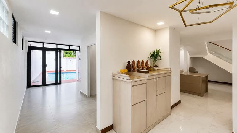 Rumah Berkembar untuk Dijual di Medan Damansara (Damansara Heights) - Shiqin Saidin - Entrance - PropertyGuru.com.my