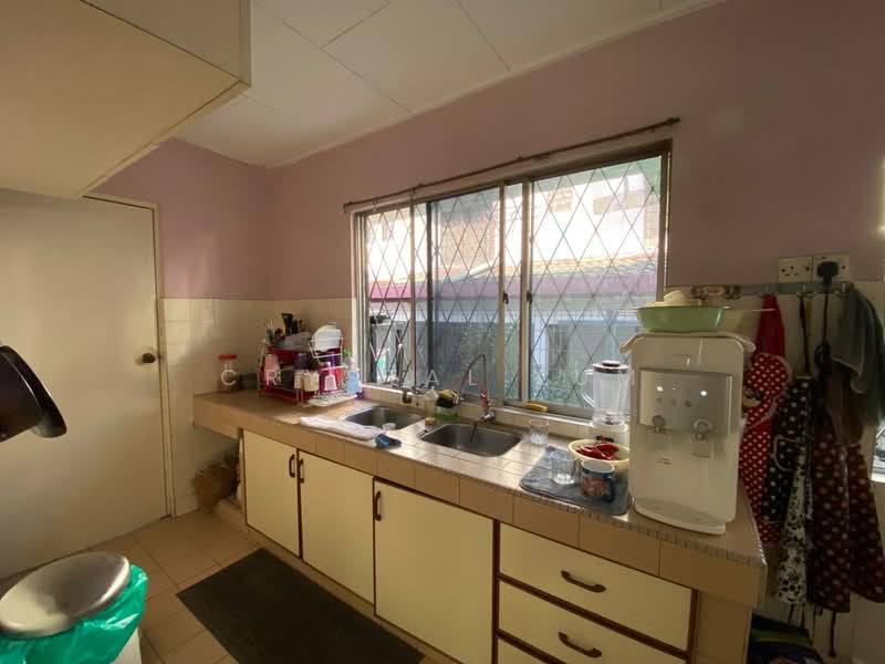 Rumah Teres 2 Tingkat untuk Disewa di Bandar Menjalara (Kuala Lumpur) - Crystal Lum - Kitchen - PropertyGuru.com.my