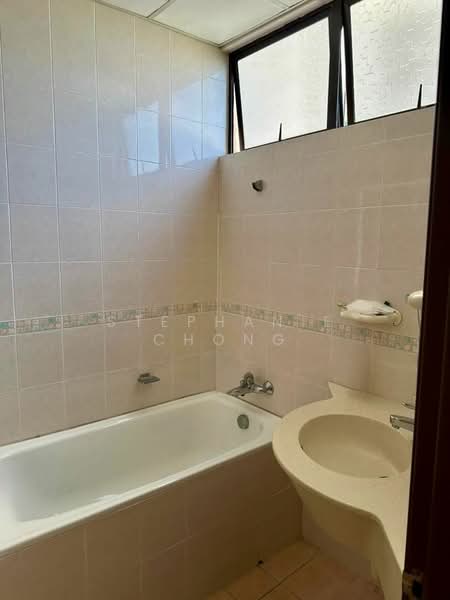 Kondominium untuk Dijual di 1 Bukit Utama - Stephanie Chong - Bathroom - PropertyGuru.com.my