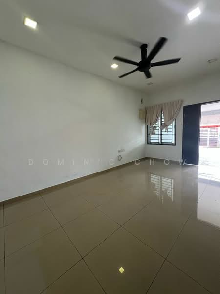 1-storey Terraced House for Rent in Taman Perling (Perling) - Dominic Chow - Living Room - PropertyGuru.com.my