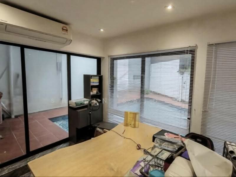 Rumah Berkembar untuk Dijual di Medan Damansara (Damansara Heights) - Shiqin Saidin - Study - PropertyGuru.com.my