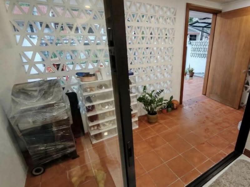 Rumah Berkembar untuk Dijual di Medan Damansara (Damansara Heights) - Shiqin Saidin - Entrance - PropertyGuru.com.my