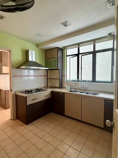 Kondominium untuk Dijual di 1 Bukit Utama - Stephanie Chong - Kitchen - PropertyGuru.com.my