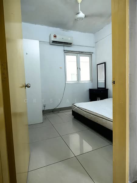 Kondominium untuk Dijual di First Residence (Residensi Unggul) - Crystal Lum - Bedroom - PropertyGuru.com.my