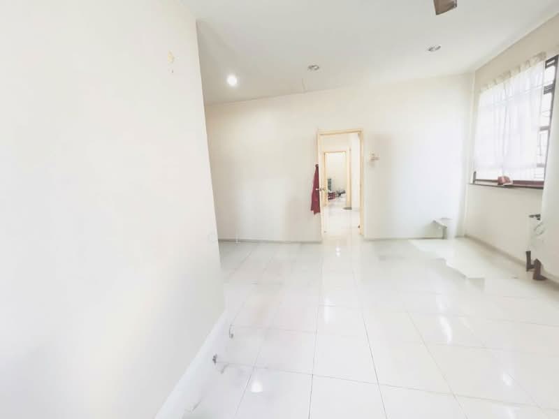 Rumah Teres 2 Tingkat untuk Dijual di Taman Mount Austin (Tebrau) - Cleo . - Living Room - PropertyGuru.com.my