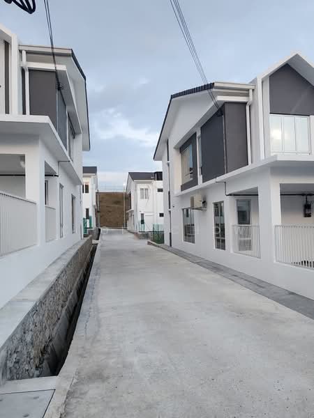 Terraced House for Rent in Nilai (Negeri Sembilan) - Cloie Chow - Exterior - PropertyGuru.com.my