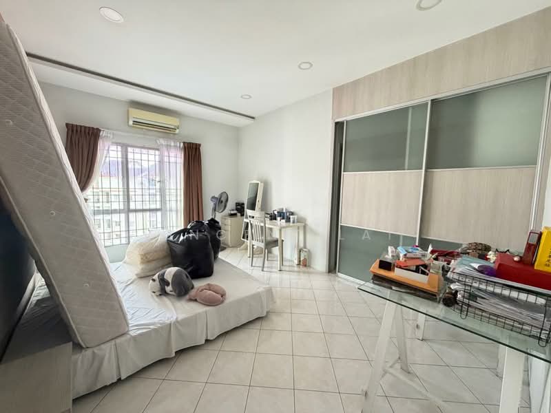 Kondominium untuk Disewa di Bayu Puteri - Vincent Lai - Bedroom - PropertyGuru.com.my