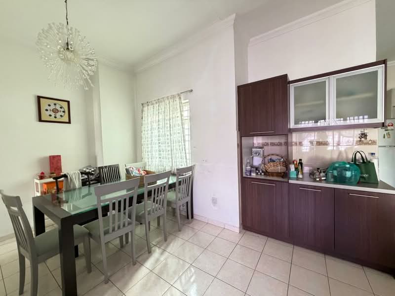 Kondominium untuk Disewa di Bayu Puteri - Vincent Lai - Dining Room - PropertyGuru.com.my