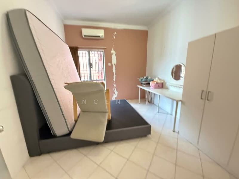 Kondominium untuk Disewa di Bayu Puteri - Vincent Lai - Bedroom - PropertyGuru.com.my