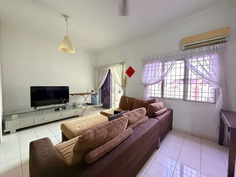 Kondominium untuk Disewa di Bayu Puteri - Vincent Lai - Living Room - PropertyGuru.com.my