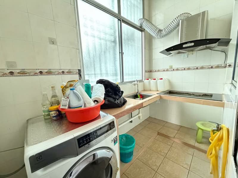 Kondominium untuk Disewa di Bayu Puteri - Vincent Lai - Kitchen - PropertyGuru.com.my