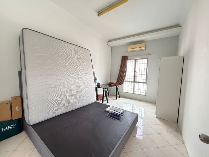 Kondominium untuk Disewa di Bayu Puteri - Vincent Lai - Bedroom - PropertyGuru.com.my