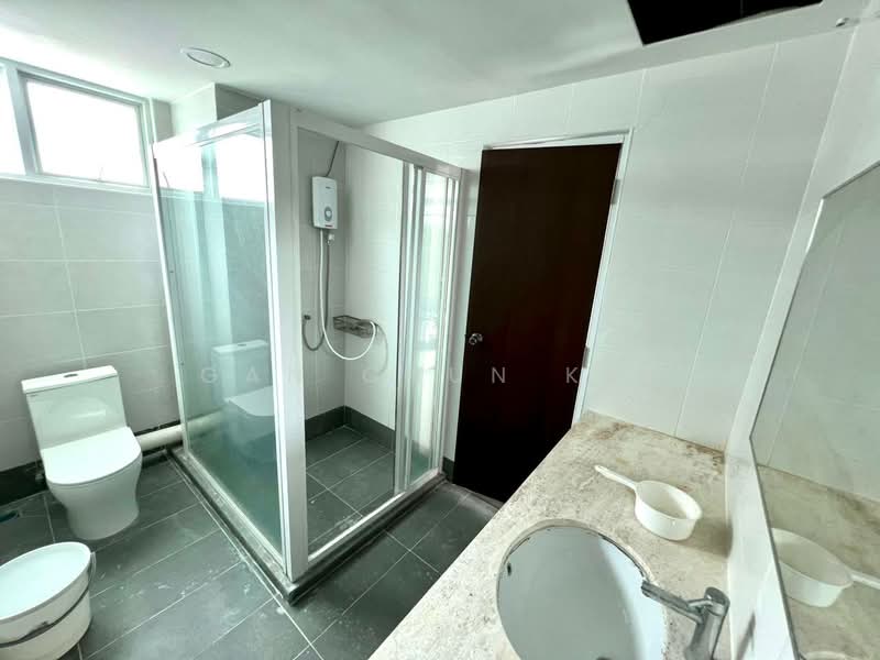 Kondominium untuk Disewa di The Uban Residence - Gan Chun Kai - Bathroom - PropertyGuru.com.my