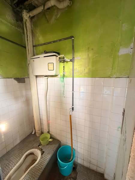 Flat for Sale at Taman Indah Perdana - Wilson Wong - Bathroom - PropertyGuru.com.my