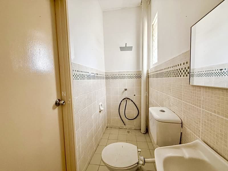 Cluster House for Sale in Puncak Alam (Selangor) - NORFADILAH ZAINUDDIN - Bathroom - PropertyGuru.com.my