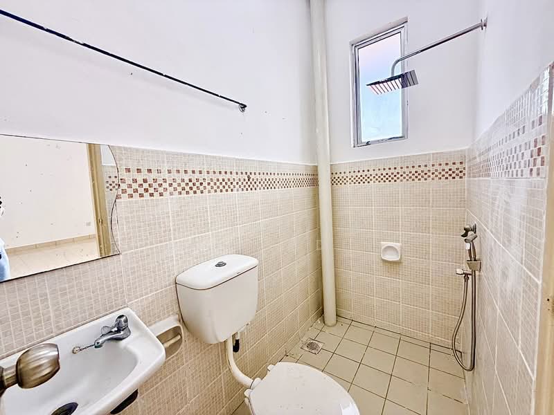 Cluster House for Sale in Puncak Alam (Selangor) - NORFADILAH ZAINUDDIN - Bathroom - PropertyGuru.com.my