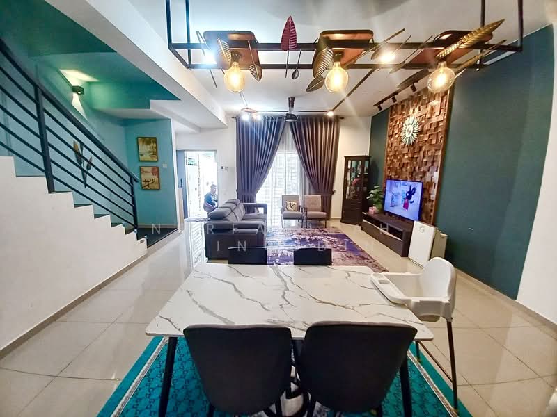 Rumah Teres 2 Tingkat untuk Dijual di Bukit Rahman Putra (Sungai Buloh) - NORFADILAH ZAINUDDIN - Living Room - PropertyGuru.com.my