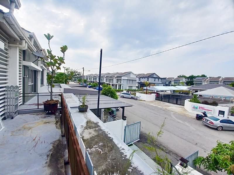 Rumah Teres 2 Tingkat untuk Dijual di Bukit Rahman Putra (Sungai Buloh) - NORFADILAH ZAINUDDIN - Exterior - PropertyGuru.com.my