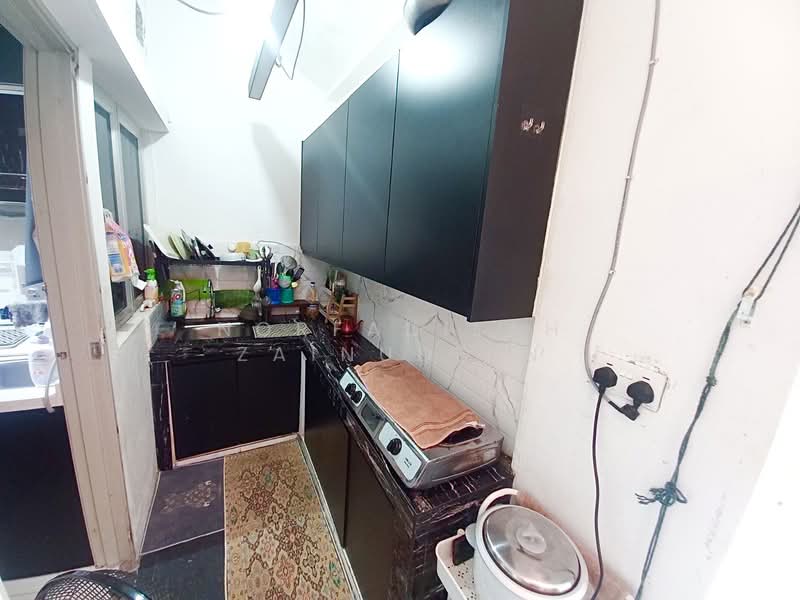 Rumah Teres 2 Tingkat untuk Dijual di Bukit Rahman Putra (Sungai Buloh) - NORFADILAH ZAINUDDIN - Kitchen - PropertyGuru.com.my