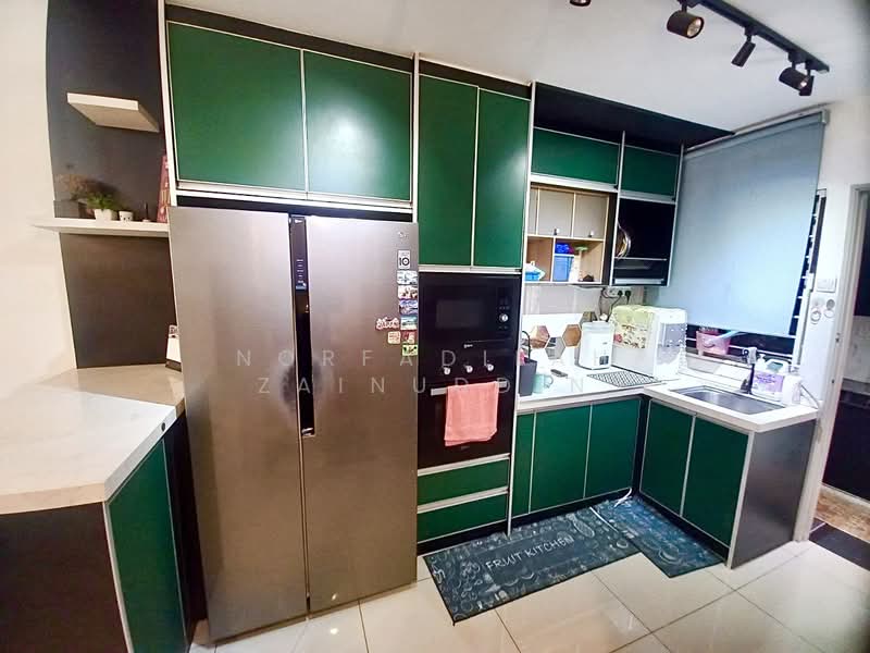 Rumah Teres 2 Tingkat untuk Dijual di Bukit Rahman Putra (Sungai Buloh) - NORFADILAH ZAINUDDIN - Kitchen - PropertyGuru.com.my