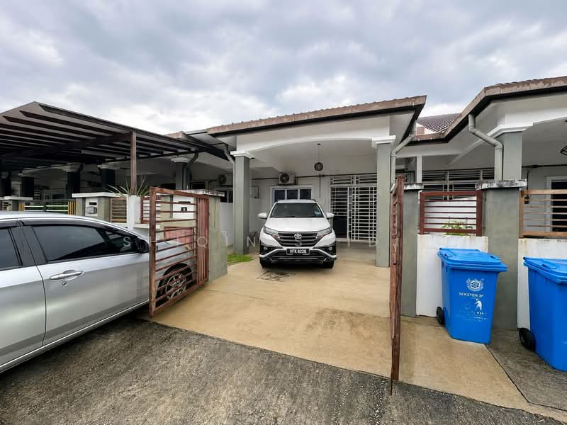 Rumah Teres 1 Tingkat untuk Dijual di Seksyen 30 (Shah Alam) - Shiqin Saidin - Exterior - PropertyGuru.com.my