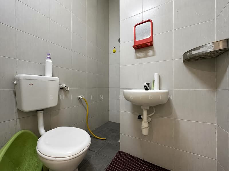 Rumah Teres 1 Tingkat untuk Dijual di Seksyen 30 (Shah Alam) - Shiqin Saidin - Bathroom - PropertyGuru.com.my