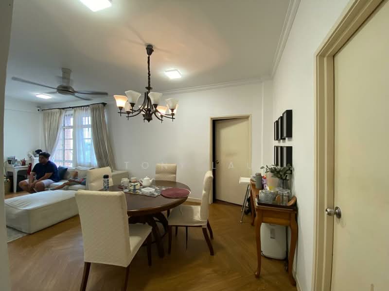 Kondominium untuk Dijual di Elaeis 2 - Tony Lau - Living Room - PropertyGuru.com.my