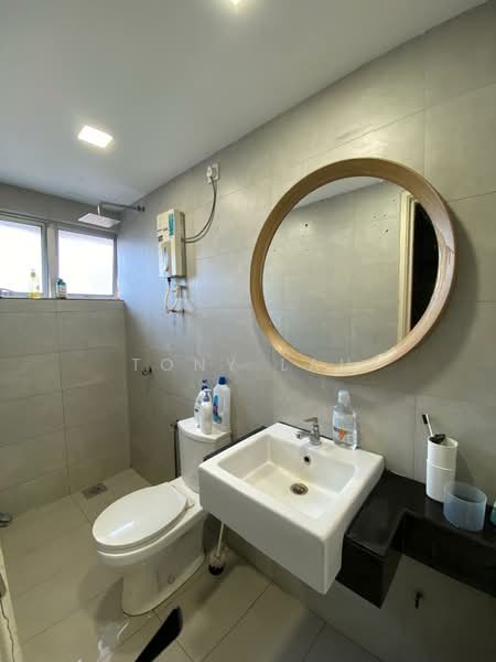 Kondominium untuk Dijual di Elaeis 2 - Tony Lau - Bathroom - PropertyGuru.com.my