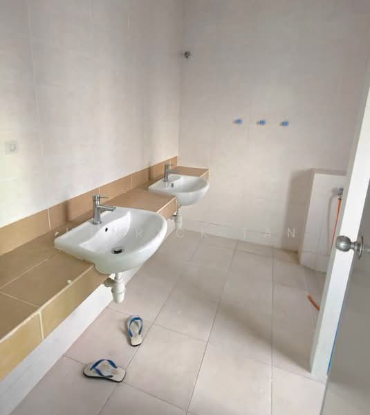 Rumah Teres 2 Tingkat untuk Dijual di Setia Indah (Setia Alam) - Henrick Tan - Bathroom - PropertyGuru.com.my