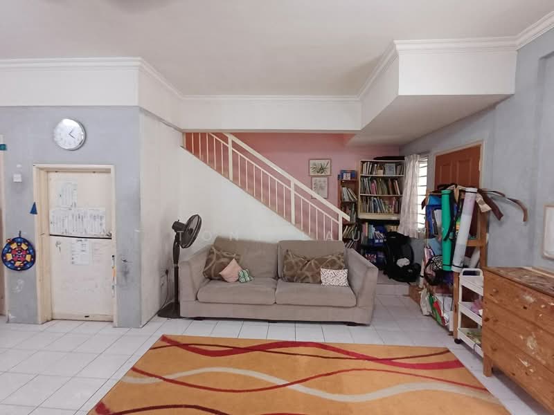 2-storey Terraced House for Sale in Bandar Saujana Putra (Tanjong Duabelas) - Tony Lau - Living Room - PropertyGuru.com.my