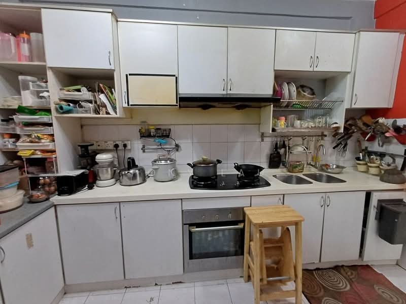 2-storey Terraced House for Sale in Bandar Saujana Putra (Tanjong Duabelas) - Tony Lau - Kitchen - PropertyGuru.com.my