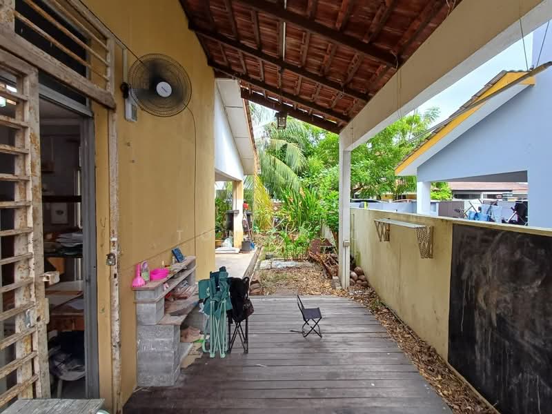 2-storey Terraced House for Sale in Bandar Saujana Putra (Tanjong Duabelas) - Tony Lau - Exterior - PropertyGuru.com.my