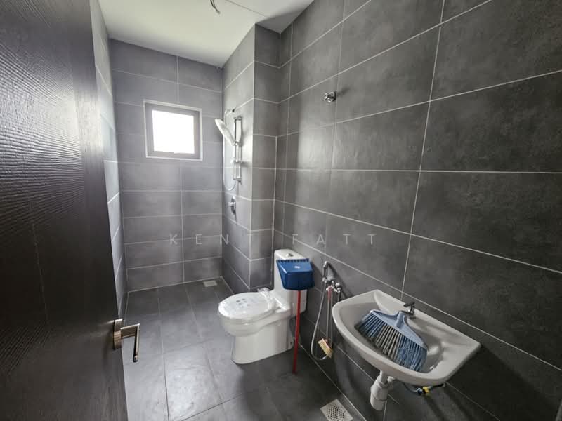 Rumah Teres 3 Tingkat untuk Dijual di Batu 9 (Cheras) - Kent Fatt - Bathroom - PropertyGuru.com.my