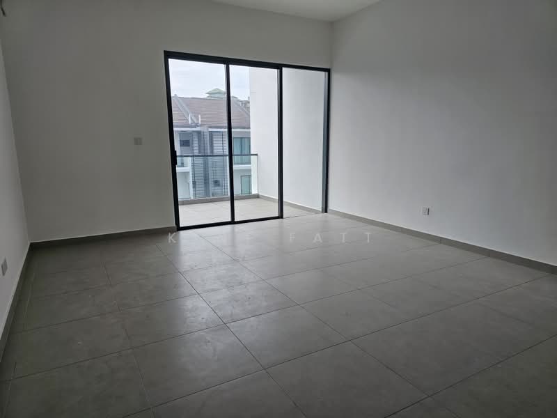 Rumah Teres 3 Tingkat untuk Dijual di Batu 9 (Cheras) - Kent Fatt - Balcony - PropertyGuru.com.my