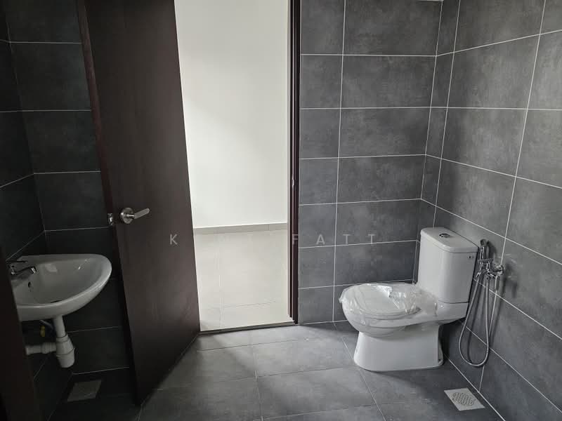 Rumah Teres 3 Tingkat untuk Dijual di Batu 9 (Cheras) - Kent Fatt - Bathroom - PropertyGuru.com.my