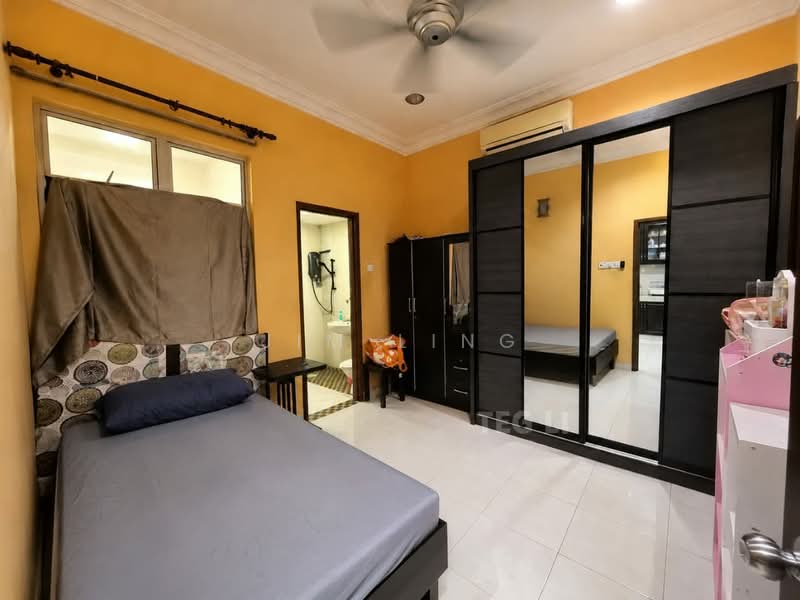 2-storey Terraced House for Sale in Kota Kemuning (Shah Alam) - Jim Ling - Bedroom - PropertyGuru.com.my