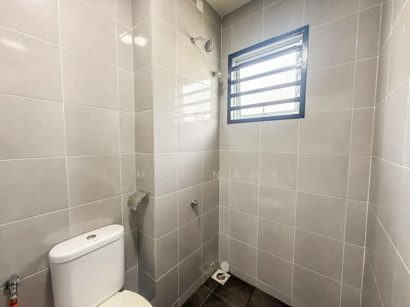 Rumah Teres 2 Tingkat untuk Dijual di Sepang (Selangor) - Ilman Nahri - Bathroom - PropertyGuru.com.my
